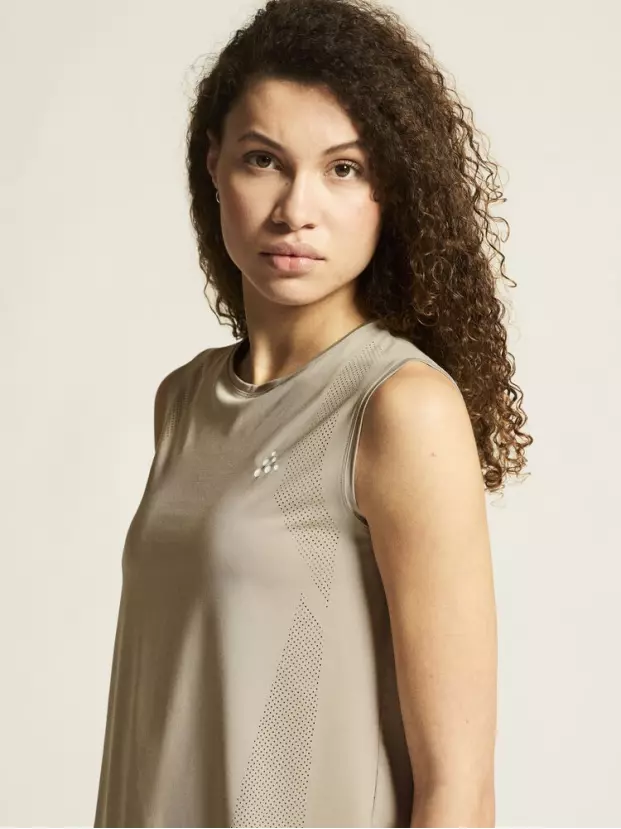 ADV TONE PERFORATED TANK TOP W